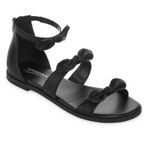 NIB Arizona Liberty Ankle Strap Flat Sandals